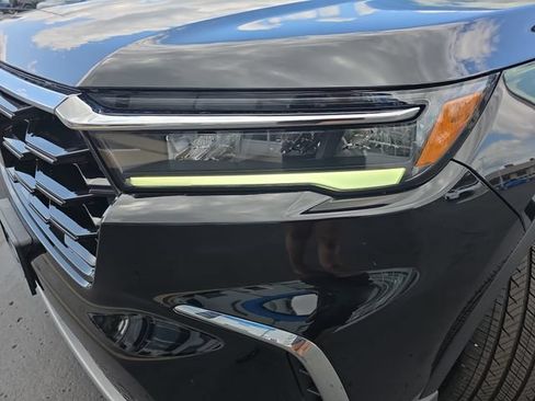 Used 2025 Honda Pilot Elite image 35