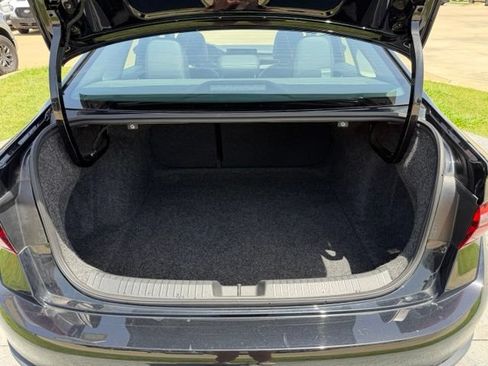 Used 2025 Volkswagen Jetta SE FWD image 7
