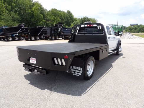 Used 2024 RAM 5500 Tradesman w/ Chrome Appearance Group AWD/4WD image 7