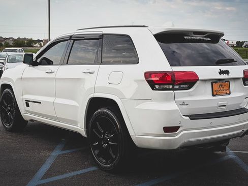 Used 2020 Jeep Grand Cherokee Altitude RWD image 28