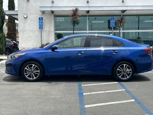 Used 2024 Kia Forte LXS FWD image 7