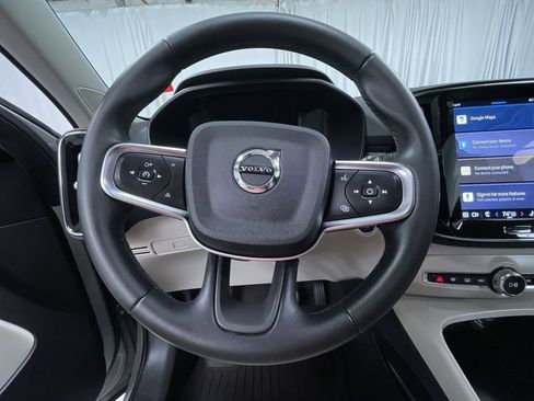 Used 2023 Volvo XC40 B5 Plus w/ Protection Package Premier image 16