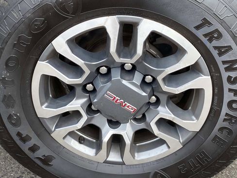 Used 2023 GMC Sierra 2500 SLE w/ SLE Value Package; image 27