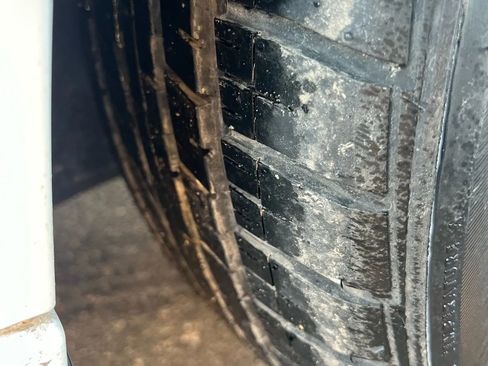 Used 2022 Chrysler 300 Touring w/ Sport Appearance Package image 13