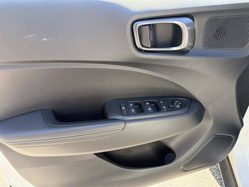 New 2026 Hyundai Venue SEL FWD image 13