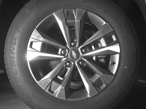 Used 2025 Chevrolet Equinox LT image 13