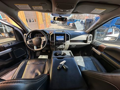 Used 2017 Ford F150 Lariat w/ Equipment Group 501A Mid image 11