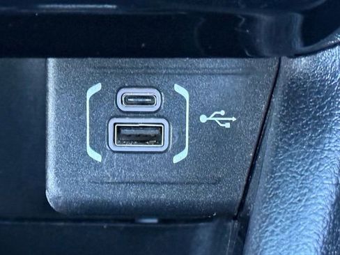 Used 2024 Jeep Compass Limited image 17