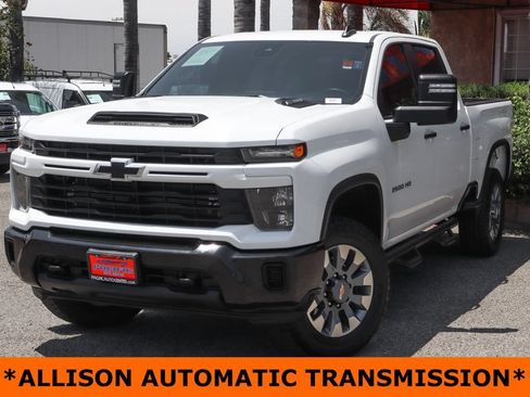 Used 2024 Chevrolet Silverado 2500 Custom w/ Custom Value Package AWD/4WD image 4