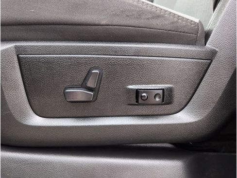 Used 2024 RAM 2500 Big Horn w/ Bed Utility Group image 13