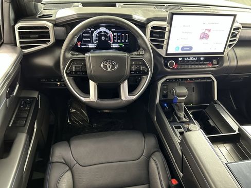 Used 2025 Toyota Sequoia Platinum image 23