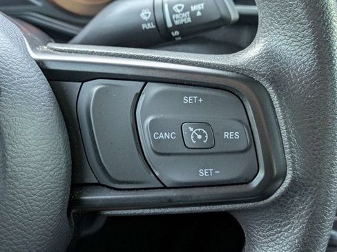 Used 2025 Jeep Gladiator Sport AWD/4WD image 26
