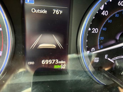 Used 2019 Toyota Highlander XLE AWD/4WD image 8