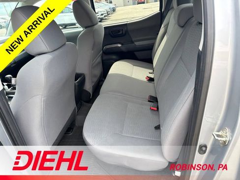 Used 2016 Toyota Tacoma SR5 w/ SR5 Appearance Package (SN) AWD/4WD image 8