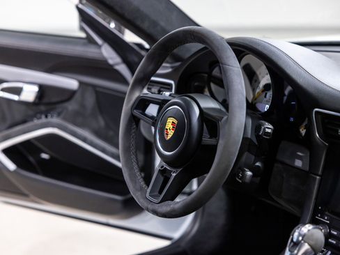 Used 2018 Porsche 911 GT3 image 31