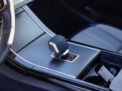 Used 2024 Land Rover Range Rover Evoque Dynamic SE image 21