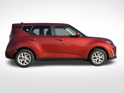 Certified 2023 Kia Soul LX w/ LX Technology Package image 13