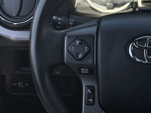 Used 2019 Toyota Tacoma TRD Off-Road AWD/4WD image 14