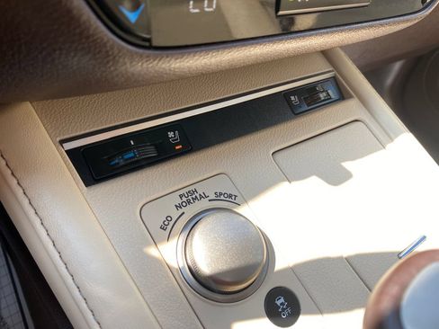 Used 2018 Lexus ES 350 w/ Premier Package FWD image 32