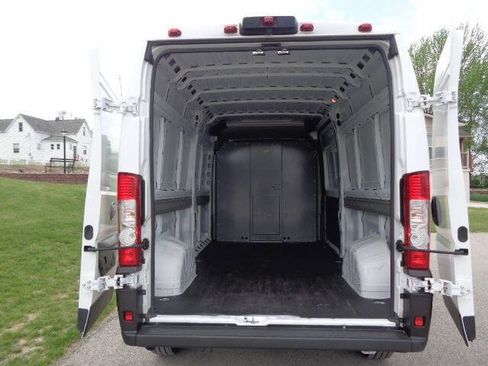 Used 2023 RAM ProMaster 2500 FWD image 5