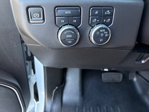 Used 2024 GMC Sierra 1500 SLT AWD/4WD image 23