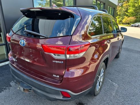 Used 2019 Toyota Highlander XLE image 6