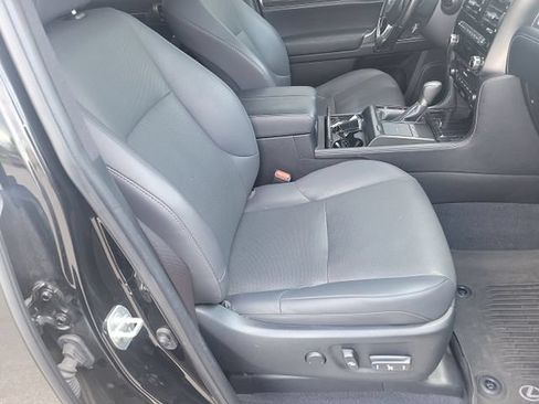 Used 2022 Lexus GX 460 Premium w/ Accessory Package AWD/4WD image 11