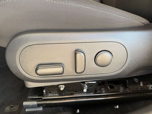 Used 2025 Hyundai Kona SEL image 23