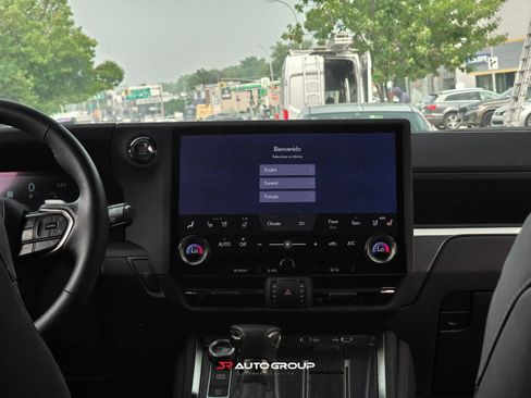 Used 2025 Lexus GX 550 w/ Cold Area Package AWD/4WD image 40