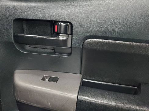 Used 2012 Toyota Tundra 4x4 Double Cab w/ SR5 Pkg image 18