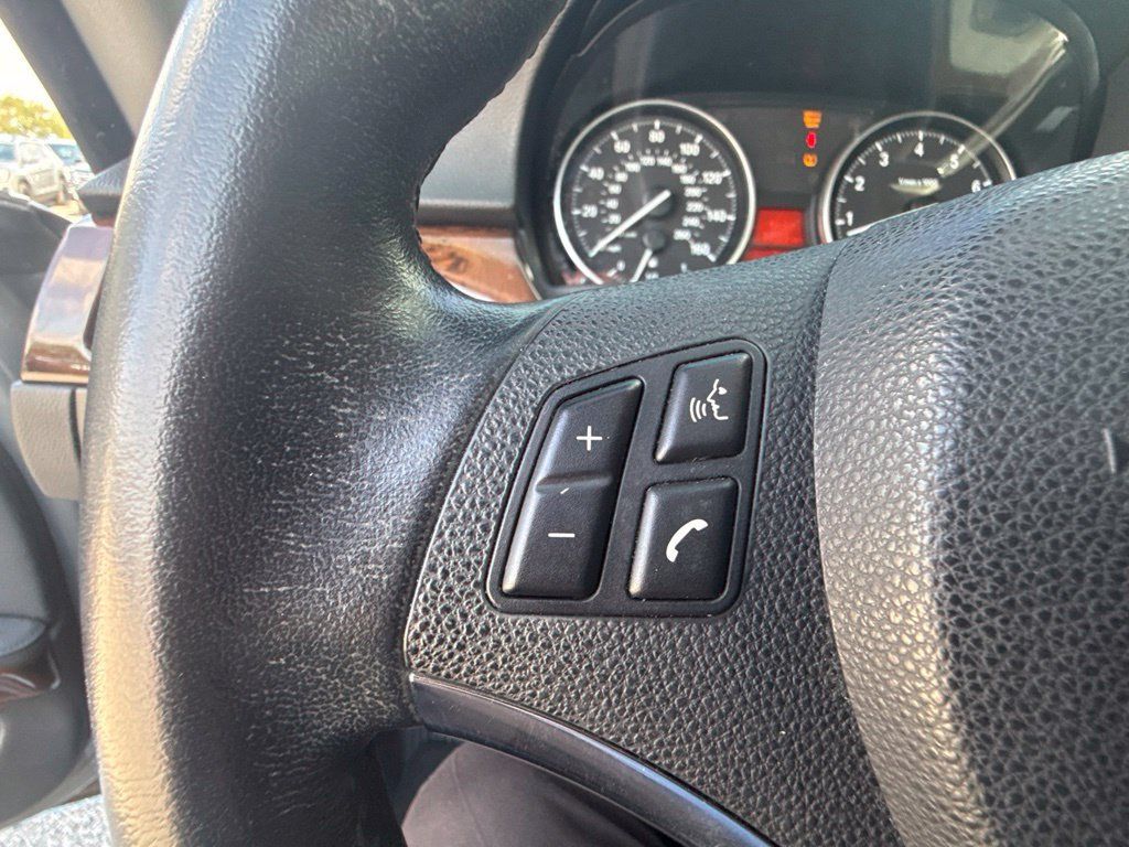 Used 2011 BMW 328i xDrive Coupe AWD/4WD image 18