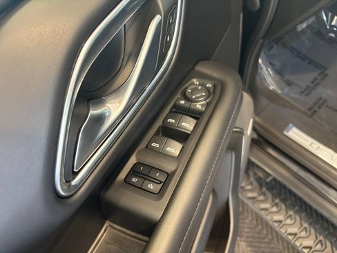 Used 2022 Chevrolet Tahoe Z71 w/ Luxury Package AWD/4WD image 14