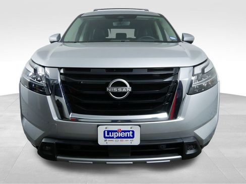 Used 2023 Nissan Pathfinder Platinum w/ Cargo Package AWD/4WD image 3