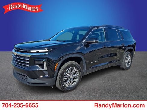 Used 2024 Chevrolet Traverse LT FWD image 1