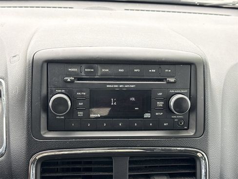 Used 2016 Dodge Grand Caravan SXT image 12