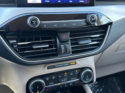 Used 2022 Ford Escape SE w/ Convenience Package FWD image 30