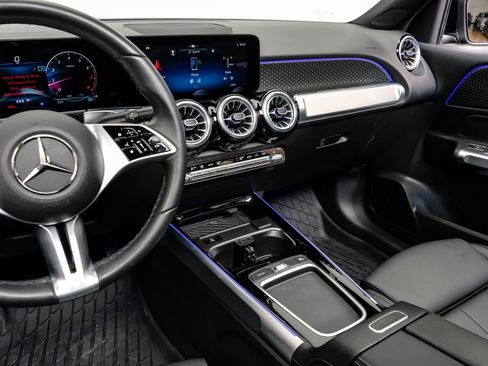 Used 2024 Mercedes-Benz GLB 250 w/ Exclusive Package image 27