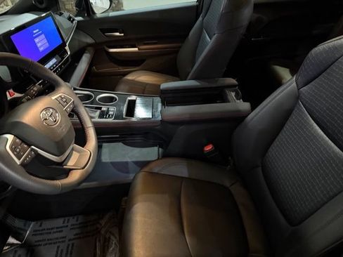 Used 2025 Toyota Sienna XSE w/ XSE Plus Package AWD/4WD image 11