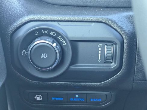 Used 2023 Jeep Wrangler Unlimited Sahara AWD/4WD image 24