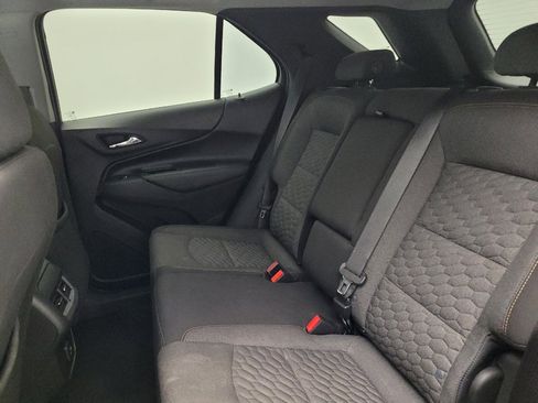 Used 2020 Chevrolet Equinox LT image 18