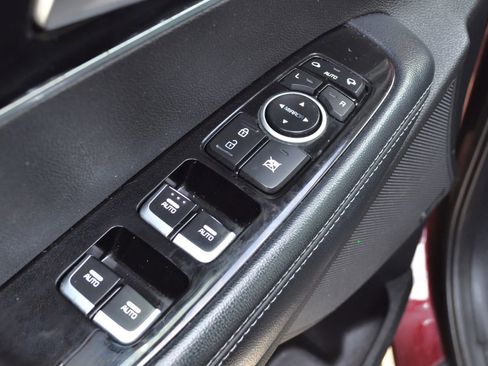 Used 2017 Kia Sorento SX image 9