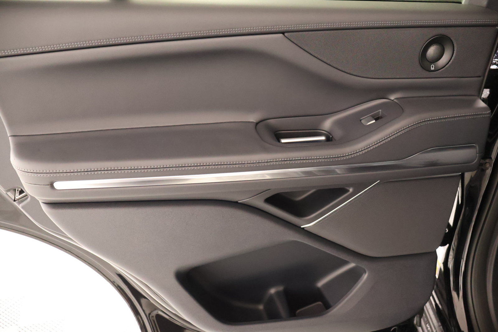 New 2026 Lincoln Navigator Premiere AWD/4WD image 18