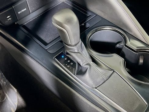 Used 2019 Toyota Camry SE FWD image 15