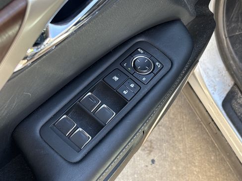 Used 2022 Lexus RX 350L Premium w/ Premium Package AWD/4WD image 15