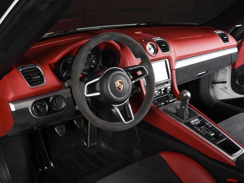 Used 2016 Porsche Boxster Spyder RWD image 15