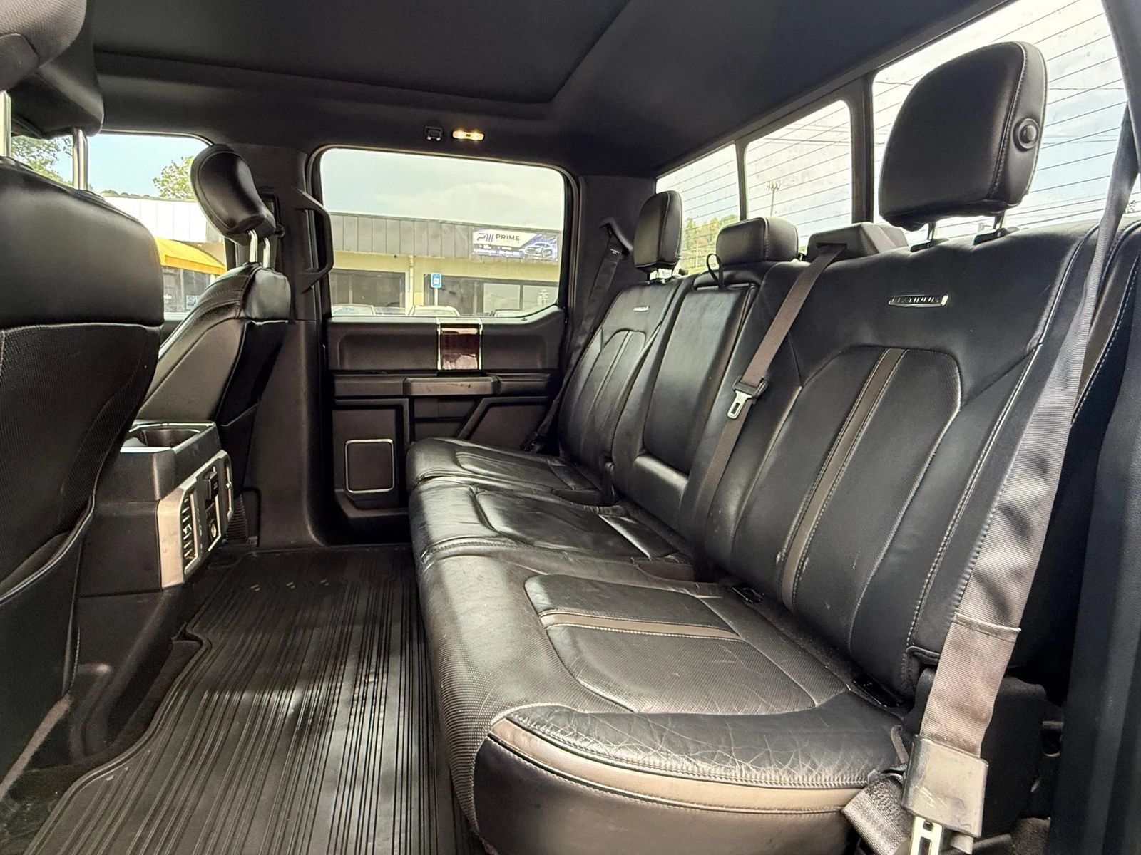 Used 2015 Ford F150 Platinum w/ Equipment Group 701A Luxury AWD/4WD image 19