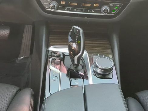 Used 2021 BMW 530i w/ Convenience Package image 18