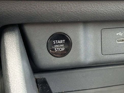 Used 2024 Nissan Rogue SV FWD image 30