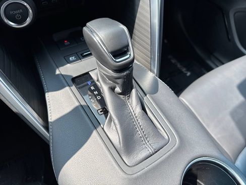 Used 2024 Toyota Venza XLE AWD/4WD image 26
