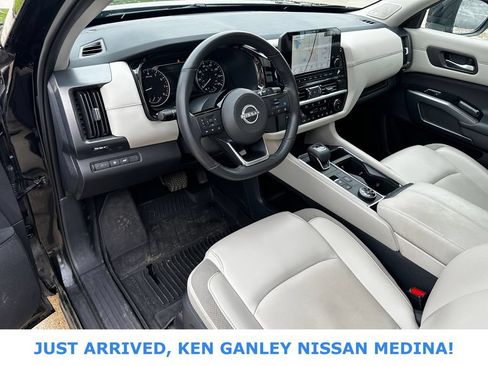 Certified 2023 Nissan Pathfinder SL w/ SL Premium Package AWD/4WD image 9